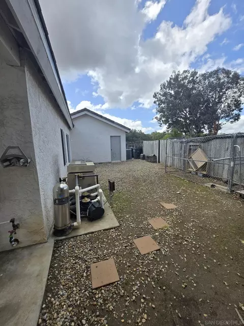 25450 Bellemore Dr, Ramona, CA 92065 photo 4
