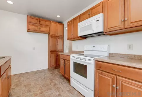 Kitchen - 8941 Switzer Dr, Spring Valley, CA 91977 photo 2 of 3