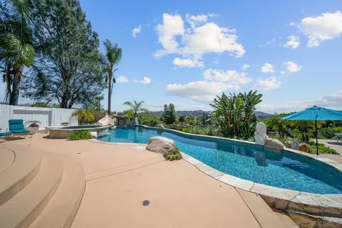 Exterior - 17221 Cloudcroft Dr, Poway, CA 92064 photo 4 of 8