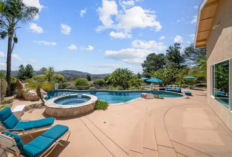 Exterior - 17221 Cloudcroft Dr, Poway, CA 92064 photo 3 of 8