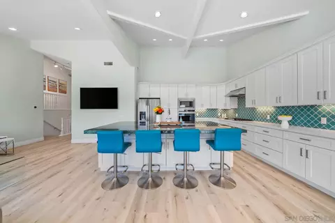 Kitchen - 17221 Cloudcroft Dr, Poway, CA 92064 photo 3 of 4