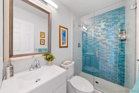 Bath - 17221 Cloudcroft Dr, Poway, CA 92064 photo 1 of 3