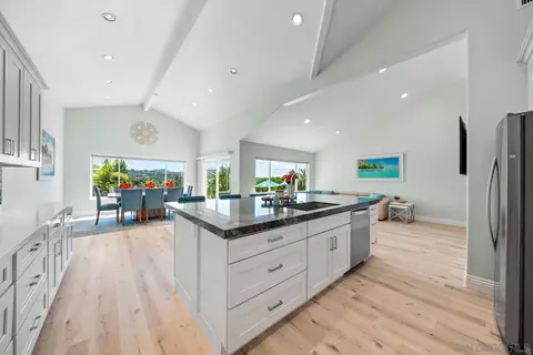 Kitchen - 17221 Cloudcroft Dr, Poway, CA 92064 photo 2 of 4