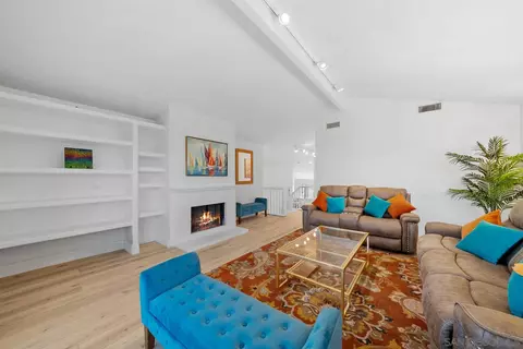 Living - 17221 Cloudcroft Dr, Poway, CA 92064 photo 4 of 5