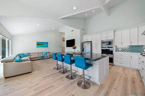 Kitchen - 17221 Cloudcroft Dr, Poway, CA 92064 photo 4 of 4
