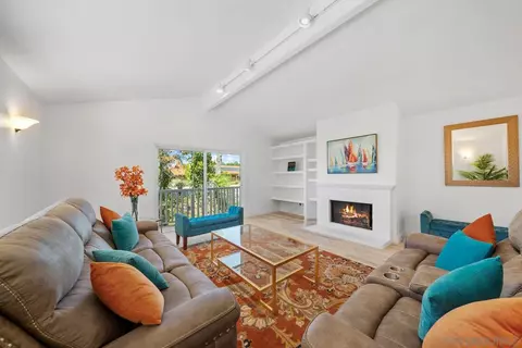 Living - 17221 Cloudcroft Dr, Poway, CA 92064 photo 5 of 5