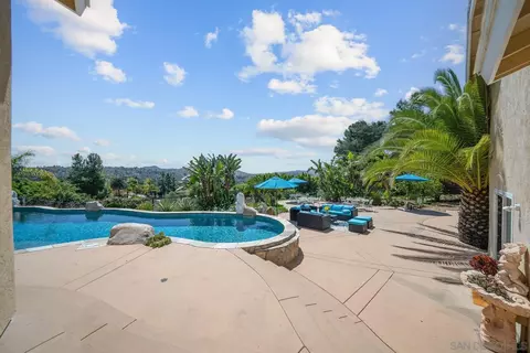 Exterior - 17221 Cloudcroft Dr, Poway, CA 92064 photo 2 of 8
