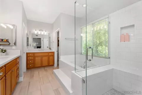 Bath - 6 Reston Way, Ladera Ranch, CA 92694 photo 3 of 4