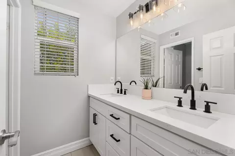 Bath - 6 Reston Way, Ladera Ranch, CA 92694 photo 2 of 4