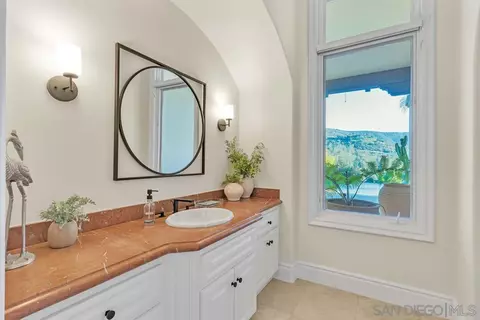 Bath - 14940 Oak Trail Ct, Poway, CA 92064 photo 3 of 7