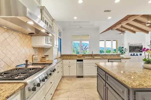 Kitchen - 14940 Oak Trail Ct, Poway, CA 92064 photo 7 of 8