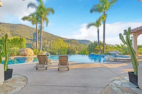 Exterior - 14940 Oak Trail Ct, Poway, CA 92064 photo 7 of 16