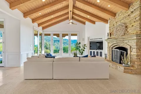 Living - 14940 Oak Trail Ct, Poway, CA 92064 photo 3 of 6