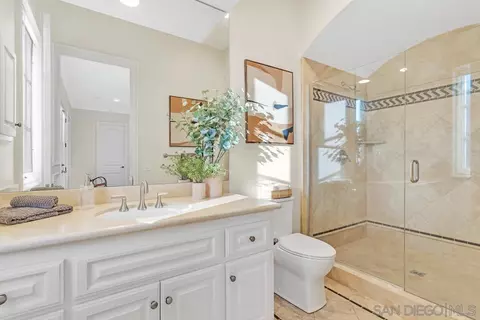 Bath - 14940 Oak Trail Ct, Poway, CA 92064 photo 1 of 7