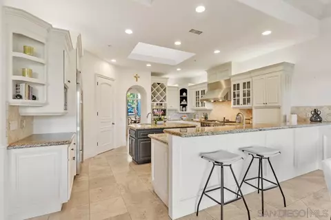 Kitchen - 14940 Oak Trail Ct, Poway, CA 92064 photo 4 of 8