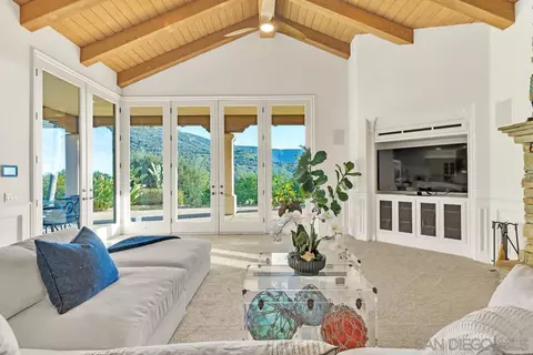 Living - 14940 Oak Trail Ct, Poway, CA 92064 photo 5 of 6