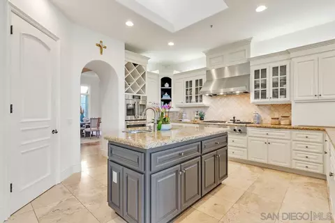Kitchen - 14940 Oak Trail Ct, Poway, CA 92064 photo 5 of 8