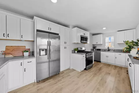 Kitchen - 744 Oneonta Ave, Imperial Beach, CA 91932 photo 4 of 5