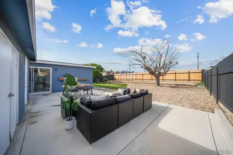 Exterior - 744 Oneonta Ave, Imperial Beach, CA 91932 photo 5 of 10