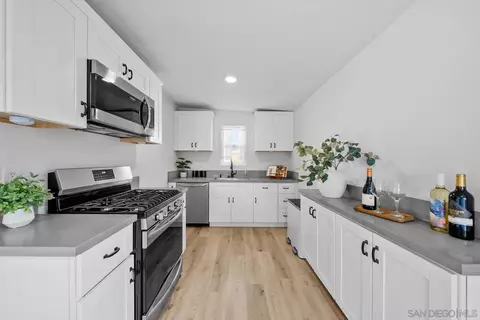 Kitchen - 744 Oneonta Ave, Imperial Beach, CA 91932 photo 2 of 5