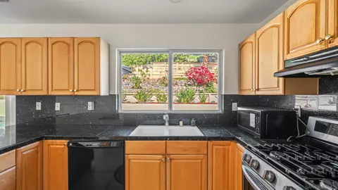 Kitchen - 10019 Settle Rd, Santee, CA 92071 photo 3 of 3