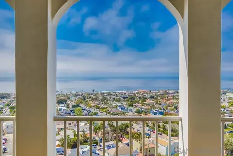 1001 Genter St #10G, La Jolla, CA 92037