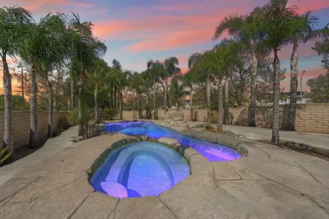 2463 Waterfall Ln, Corona, CA 92882