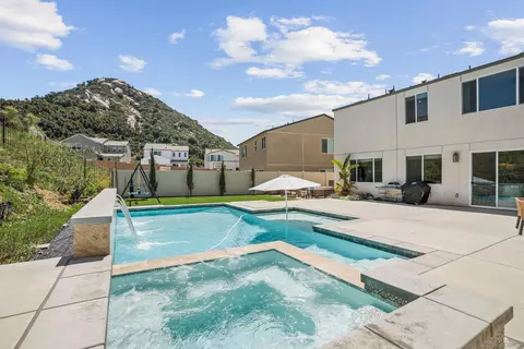 Exterior - 35111 Cooper Pl, Fallbrook, CA 92028 photo 5 of 6