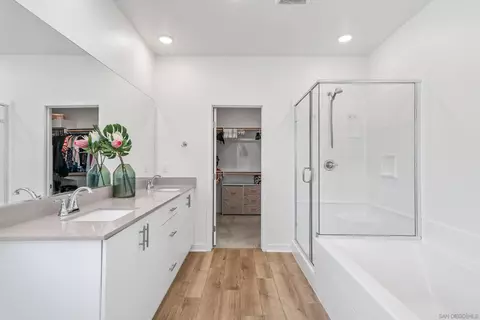 Bath - 35111 Cooper Pl, Fallbrook, CA 92028 photo 3 of 4