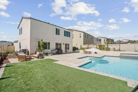 Exterior - 35111 Cooper Pl, Fallbrook, CA 92028 photo 4 of 6