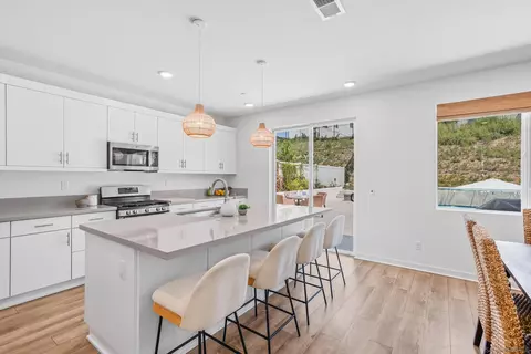Kitchen - 35111 Cooper Pl, Fallbrook, CA 92028 photo 3 of 5