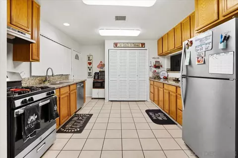 8719 Gardena Rd, Lakeside, CA 92040 photo 7