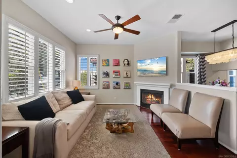 6755 Tyrian St, La Jolla, CA 92037 photo 4