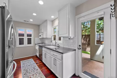 6755 Tyrian St, La Jolla, CA 92037 photo 14