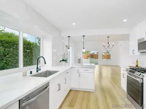 4951 Delos Way, Oceanside, CA 92056 photo 6