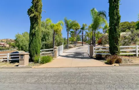 15354 Broad Oaks Rd, El Cajon, CA 92021 photo 2