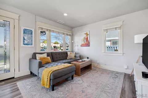 Living - 402 N Nevada St, Oceanside, CA 92054 photo 3 of 4