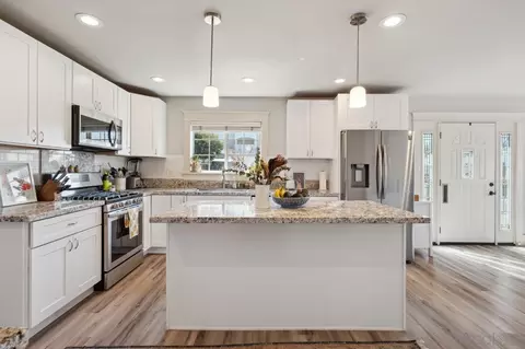 Kitchen - 402 N Nevada St, Oceanside, CA 92054 photo 4 of 10