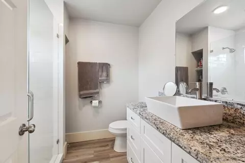 Bath - 402 N Nevada St, Oceanside, CA 92054 photo 1 of 4