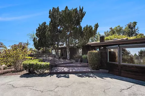 Exterior - 4336 Crestview Dr, La Mesa, CA 91941 photo 4 of 18