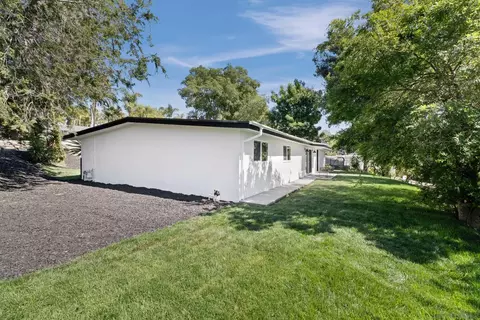 Exterior - 557 Sunset Dr, Vista, CA 92081 photo 8 of 9