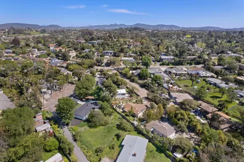 View/Area - 557 Sunset Dr, Vista, CA 92081 photo 2 of 3