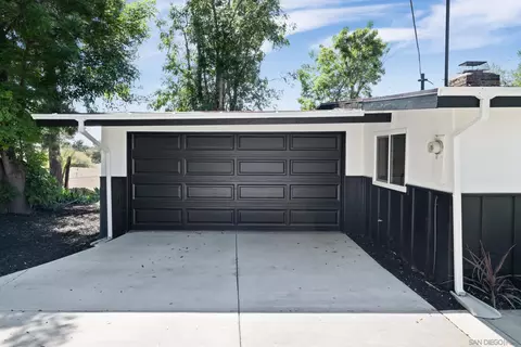 Exterior - 557 Sunset Dr, Vista, CA 92081 photo 9 of 9