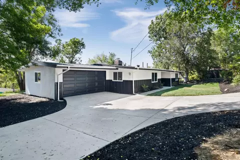 Exterior - 557 Sunset Dr, Vista, CA 92081 photo 5 of 9