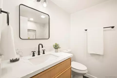 Bath - 557 Sunset Dr, Vista, CA 92081 photo 2 of 3