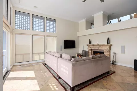 Living - 1046 America Way, Del Mar, CA 92014 photo 1 of 2