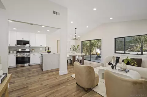 3976 Caminito Silvela, San Diego, CA 92122