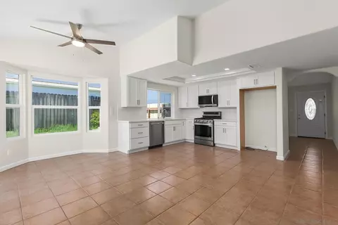 325 Cheyenne Ln, Escondido, CA 92026 photo 7