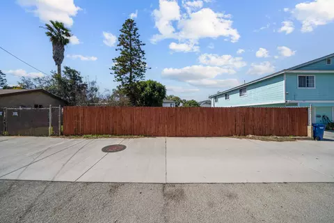 Exterior - 523 8th St, Imperial Beach, CA 91932 photo 10 of 10
