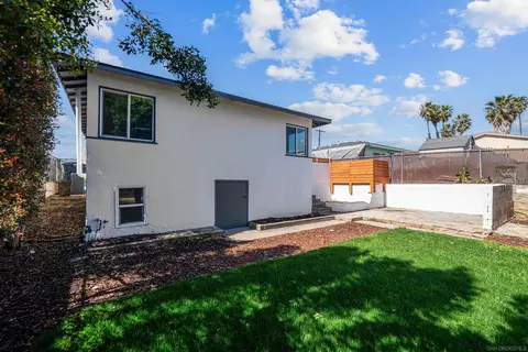 Exterior - 523 8th St, Imperial Beach, CA 91932 photo 5 of 10